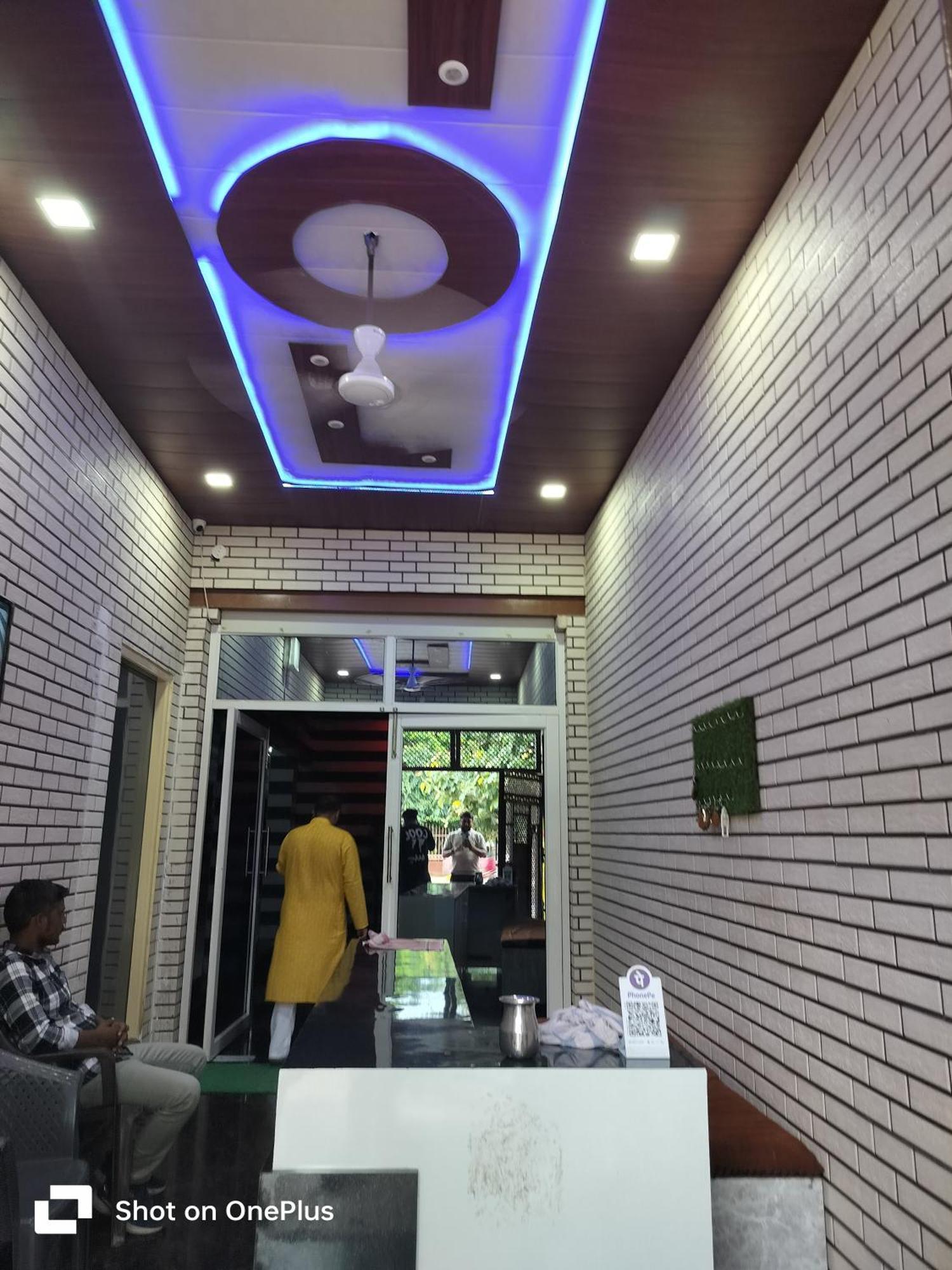 M&S Seva Sadan Hotel Govardhan Luaran gambar